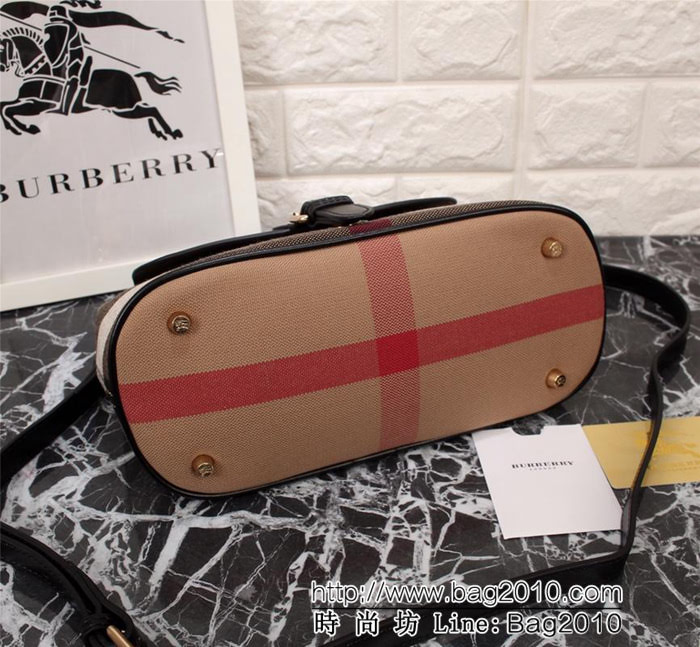 BURBERRY巴寶莉 獨家爆款 小號Canvas格紋皮革 斜背包 39907  Bhq1004